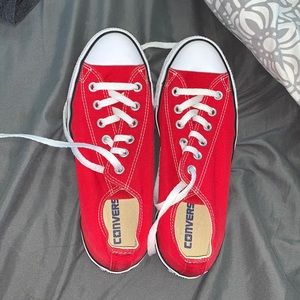 Red converses!!